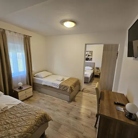Bed & Breakfast Ellena 4*